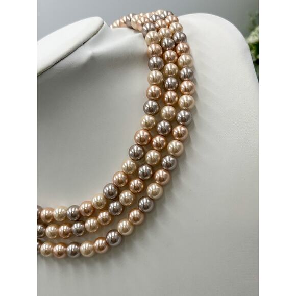 Carolee Three Strand Peach Gray Pearl Necklace Gold Tone Clasp With Pave Crystal - Picture 2 of 10